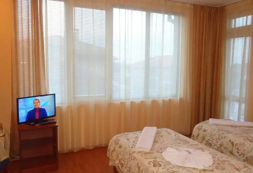 اتاق استاندارد با بالکن, Matev