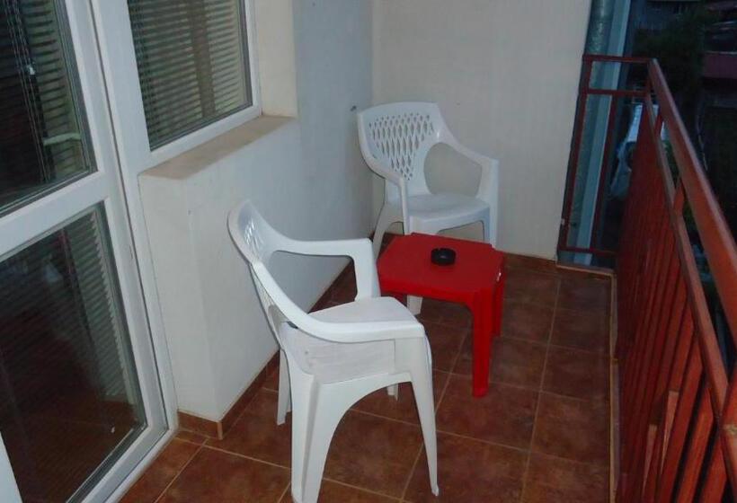 テラス付スタンダードルーム, Matev