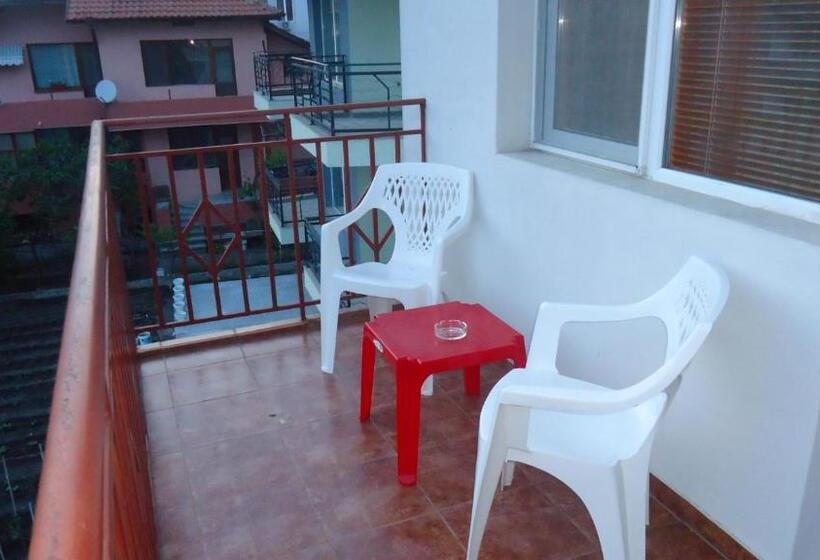 テラス付スタンダードルーム, Matev