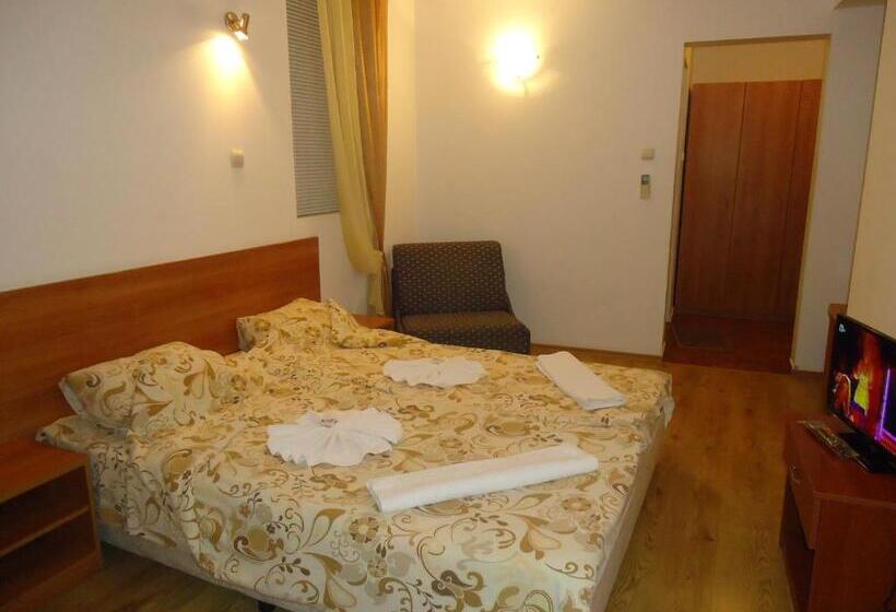 キングサイズベッドのスタンダードルーム, Matev