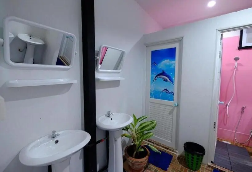 تختخواب در اتاق مشترک, Sangchan Hostel