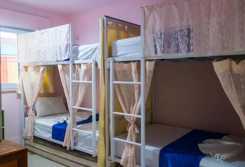 تختخواب در اتاق مشترک, Sangchan Hostel
