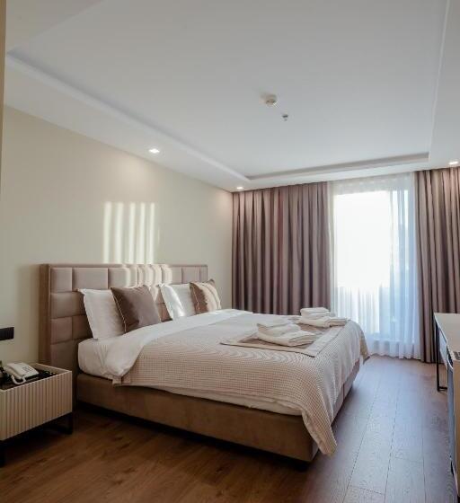 חדר סטנדרט עם מרפסת, Royal East Resort