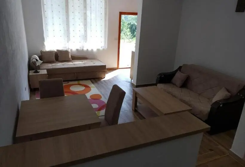 اتاق سوپریور سه تخته, Apartmani Tara I Zabojsko Dobrilovina
