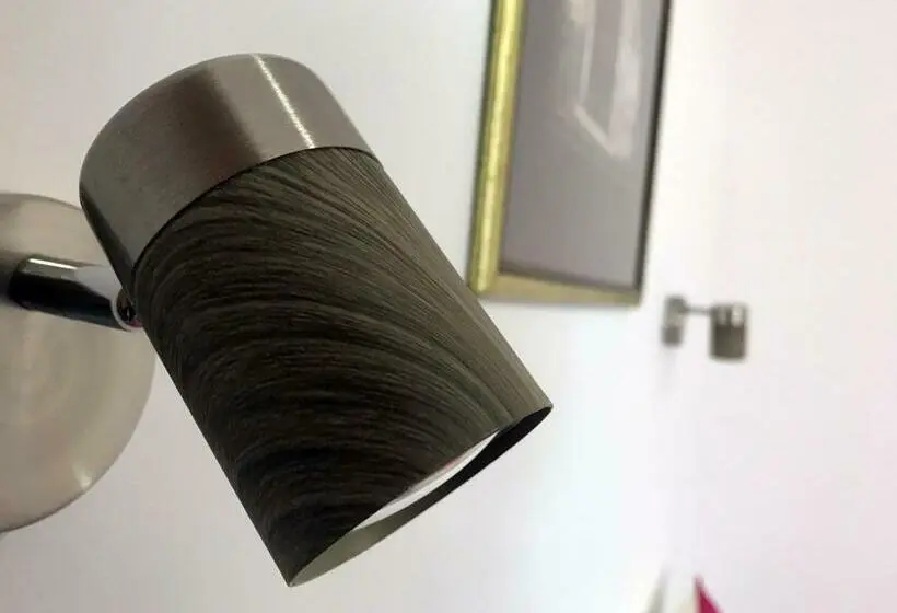 اتاق استاندارد سه نفره, Soba Milica