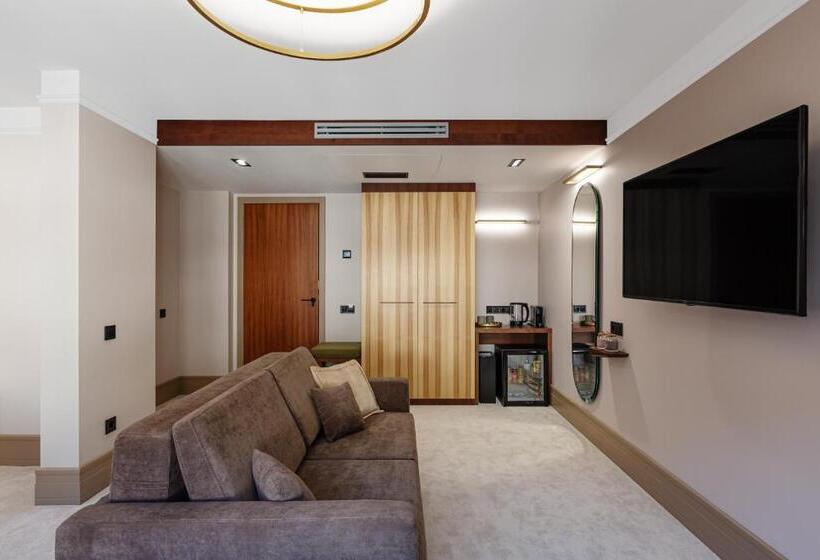 سوییت جونیور, Ribas Karpaty