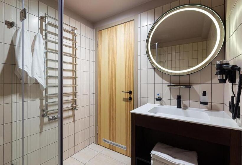 سوییت جونیور با بالکن, Ribas Karpaty