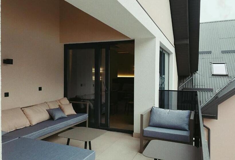 سوئیت پرزیدنت, Ribas Karpaty