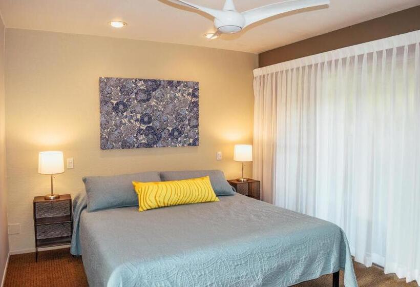 استودیوی استاندارد, Napili Village