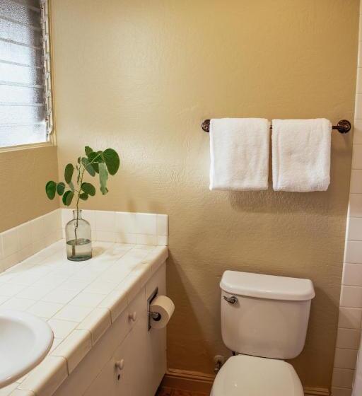 استودیوی استاندارد, Napili Village