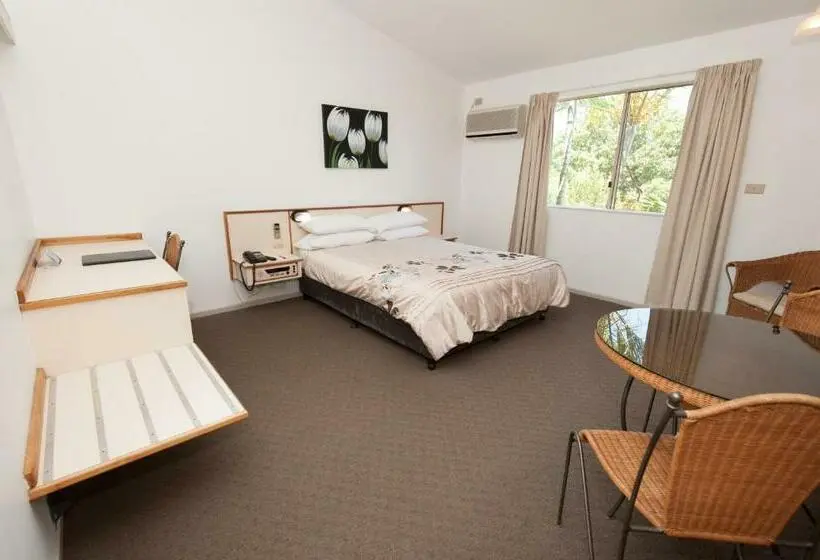 デラックスルーム, Country Comfort Gin Gin Wild Scotsman Motor Inn Qld