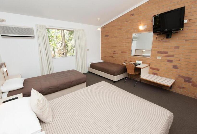 家庭套房, Country Comfort Gin Gin Wild Scotsman Motor Inn Qld