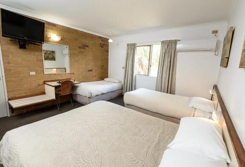 家庭套房, Country Comfort Gin Gin Wild Scotsman Motor Inn Qld