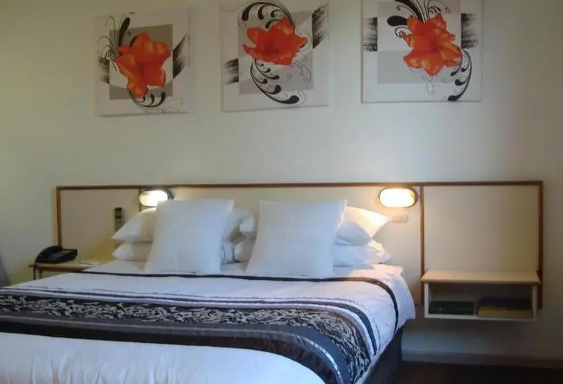 スタンダードルーム, Country Comfort Gin Gin Wild Scotsman Motor Inn Qld