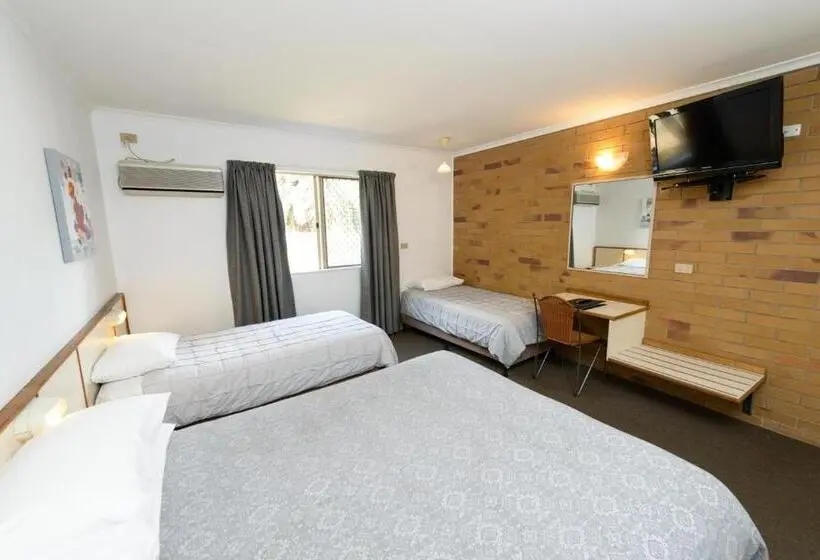 デラックスファミリールーム, Country Comfort Gin Gin Wild Scotsman Motor Inn Qld