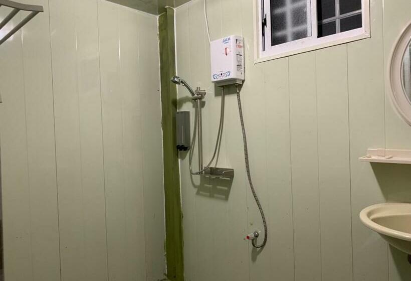 标准单人间, Just Wild Dive Center  Green Island