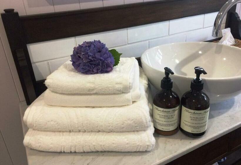 חדר סטנדרט עם מיטת קינג, The Boat House Studio