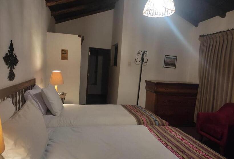 بانگلوی استاندارد, El Patio De Monterrey