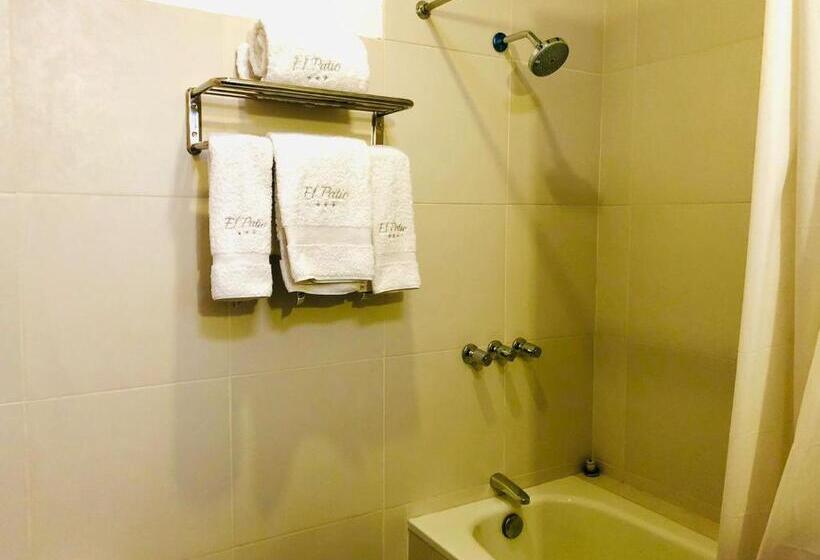 بانگلوی استاندارد, El Patio De Monterrey