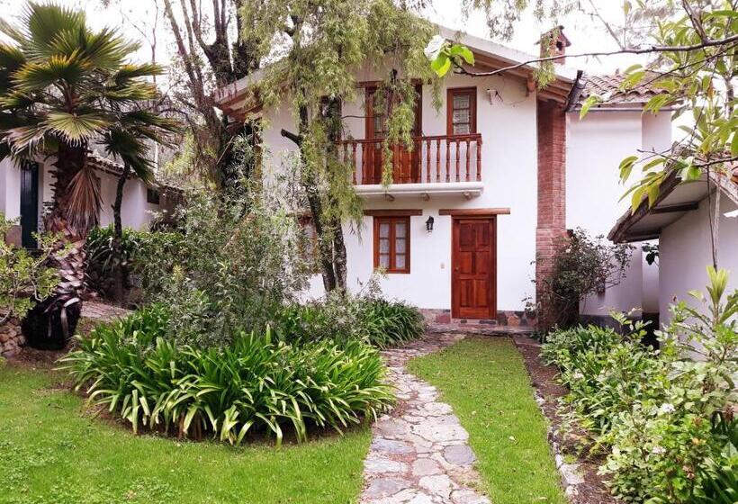 بانگلوی استاندارد, El Patio De Monterrey