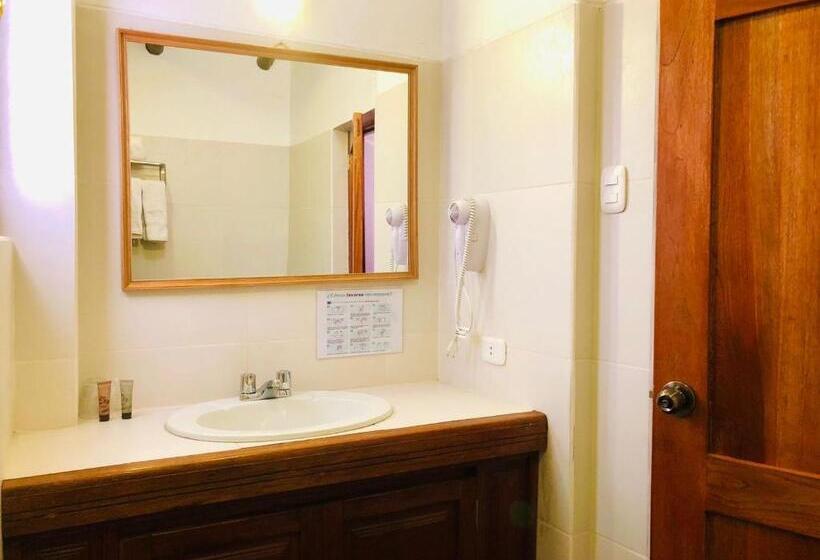 اتاق استاندارد سه نفره, El Patio De Monterrey