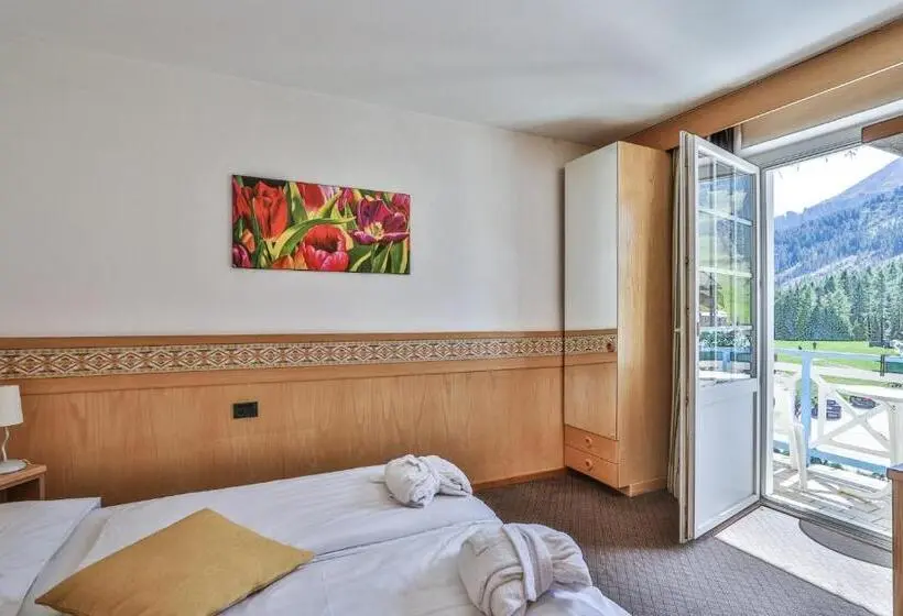 سوییت با چشم‌انداز کوه, Mytime Hotels Savoy