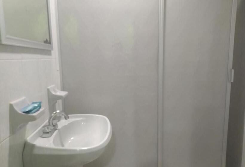 חדר סטנדרט לשלושה, Y Restaurante Ritz De Tabasco