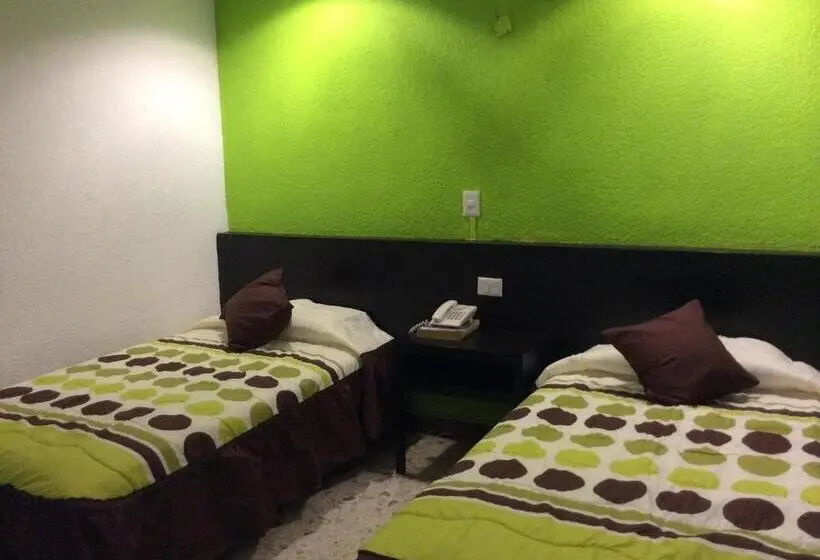 اتاق استاندارد سه نفره, Y Restaurante Ritz De Tabasco