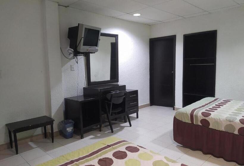 חדר סטנדרט לארבעה, Y Restaurante Ritz De Tabasco