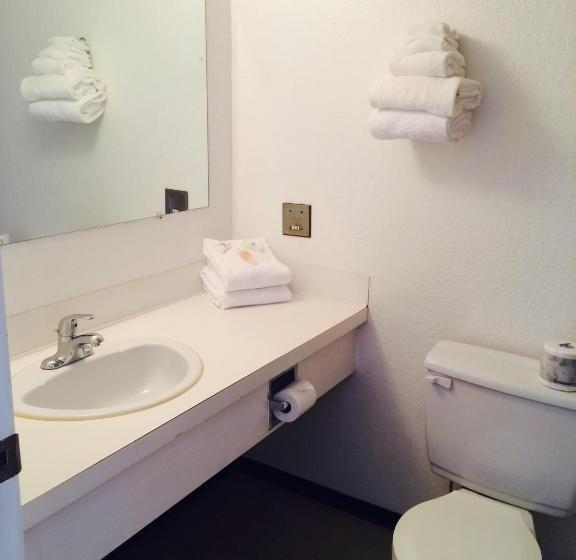 带2个双人床的标准工作室, Island West Resort