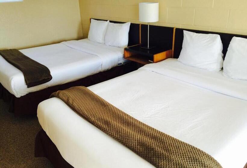 带2个双人床的标准工作室, Island West Resort