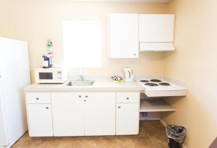 带2个双人床的标准工作室, Island West Resort