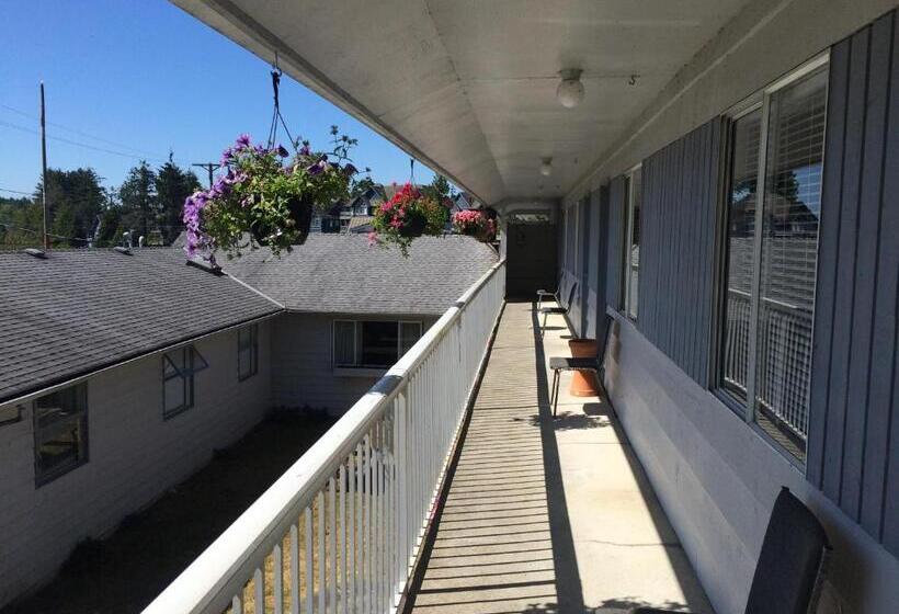 带2个双人床的标准工作室, Island West Resort