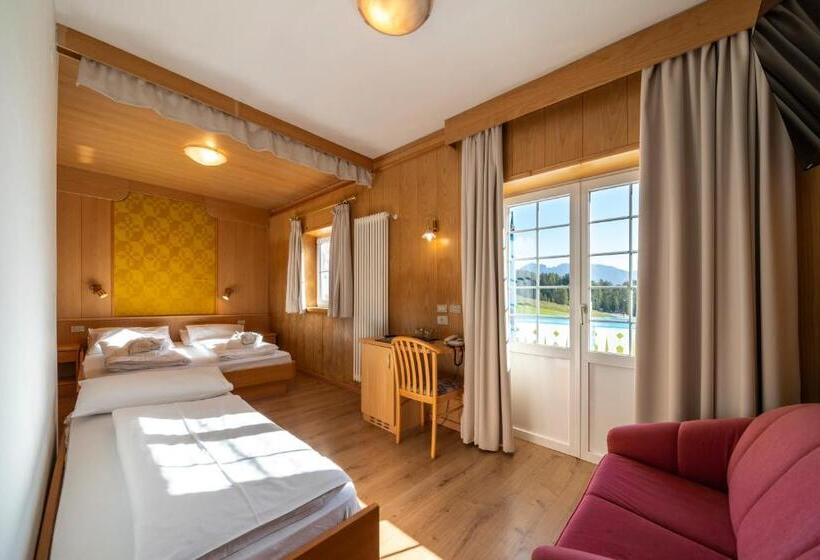 اتاق استاندارد سه نفره, Mytime Hotels Savoy