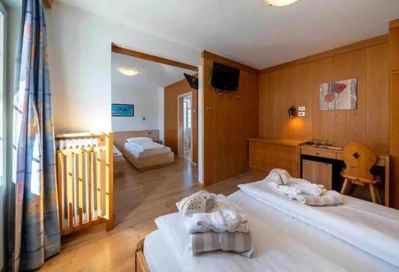 اتاق استاندارد چهار تخته, Mytime Hotels Savoy