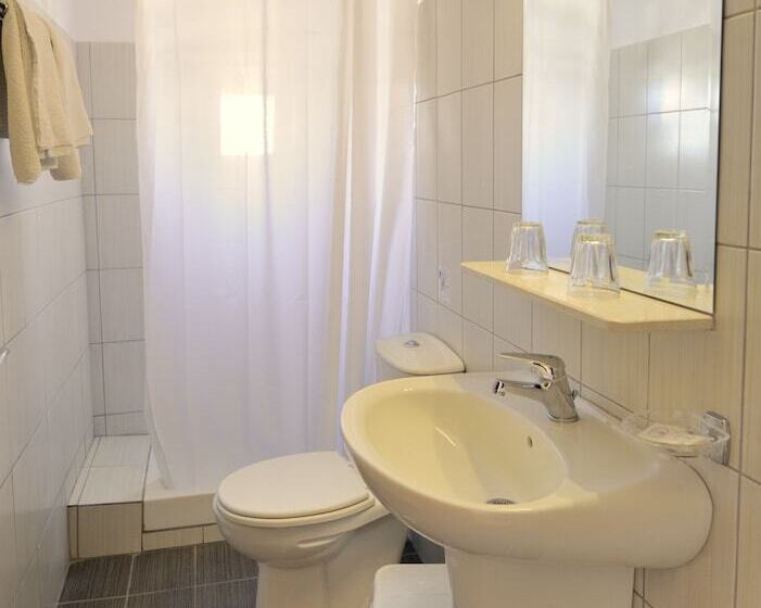 庭の見える１ベッドルームアパートメント, Anita Apart