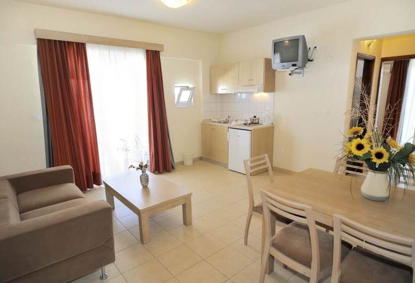 庭の見える１ベッドルームアパートメント, Anita Apart