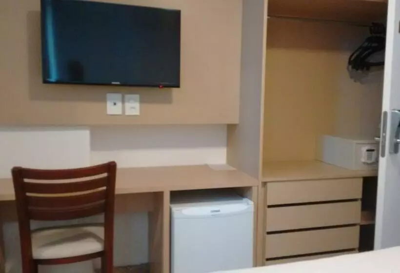 اتاق اکونومی, Atalaia Apart