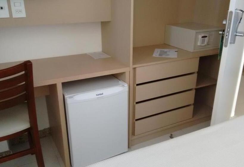 スタンダードトリプルルーム, Atalaia Apart