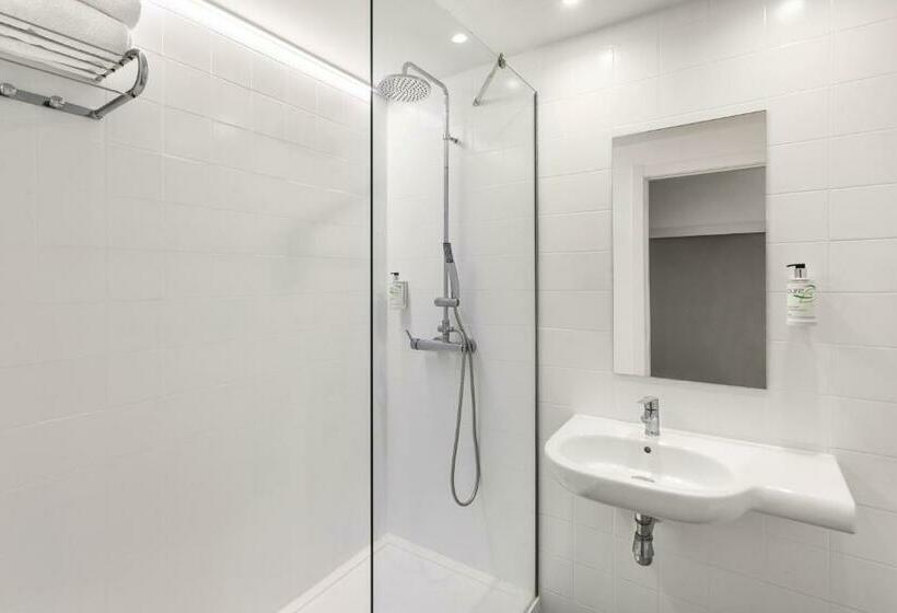 اتاق خانوادگی, B&b Hotel Albacete