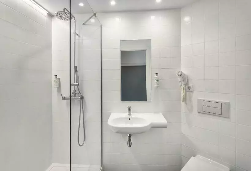 اتاق خانوادگی, B&b Hotel Albacete