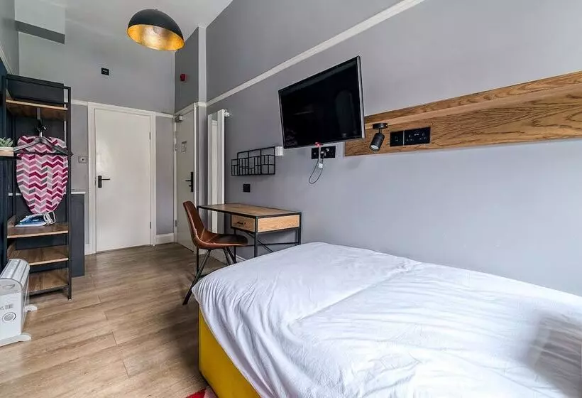 Standard Yhden Hengen Huone, Kensington Rooms Warwick Road