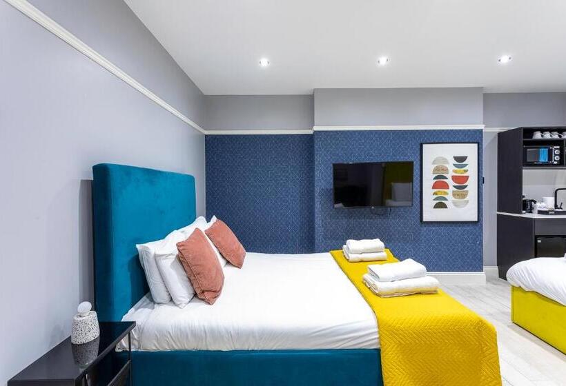 חדר משפחתי, Kensington Rooms   Warwick Road