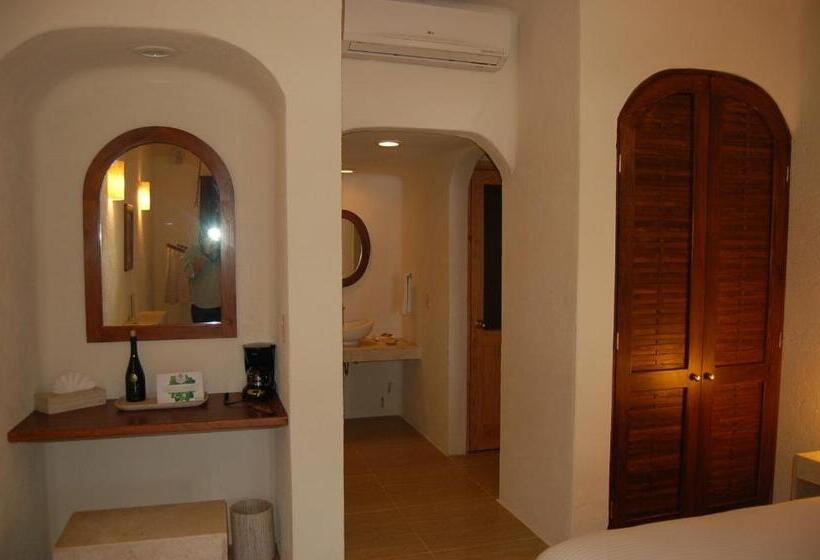 带大床的套房, Hostal De La Luz