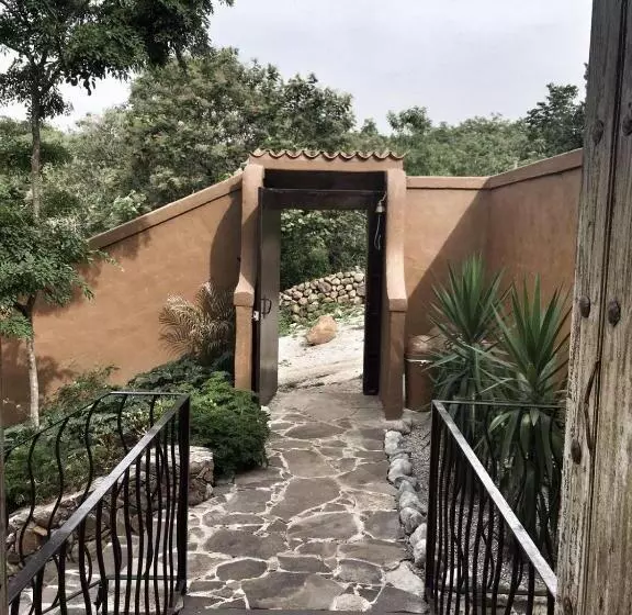 スリーベッドルーム　ヴィラ, Hostal De La Luz