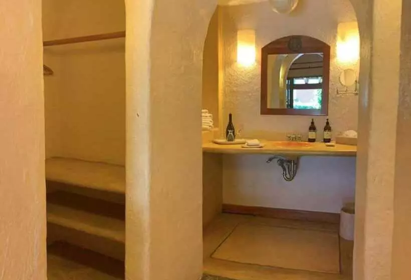 スイート, Hostal De La Luz
