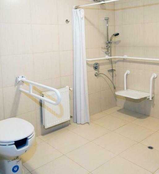 חדר סטנדרט מותאם לאדם עם מוגבלויות, Almasur Punta Arenas