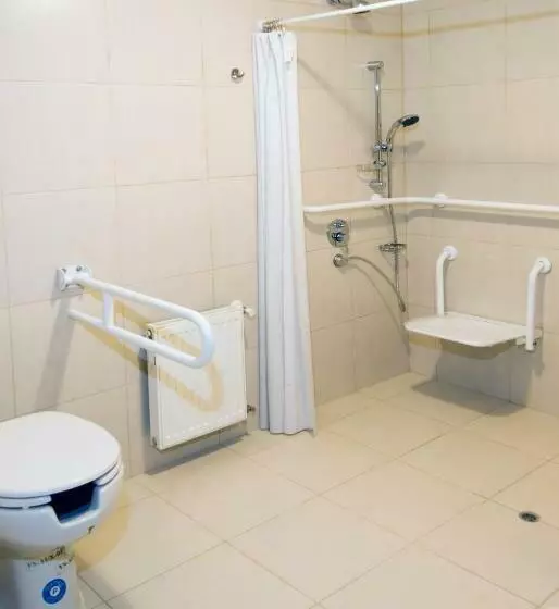 Standard-invahuone, Almasur Punta Arenas