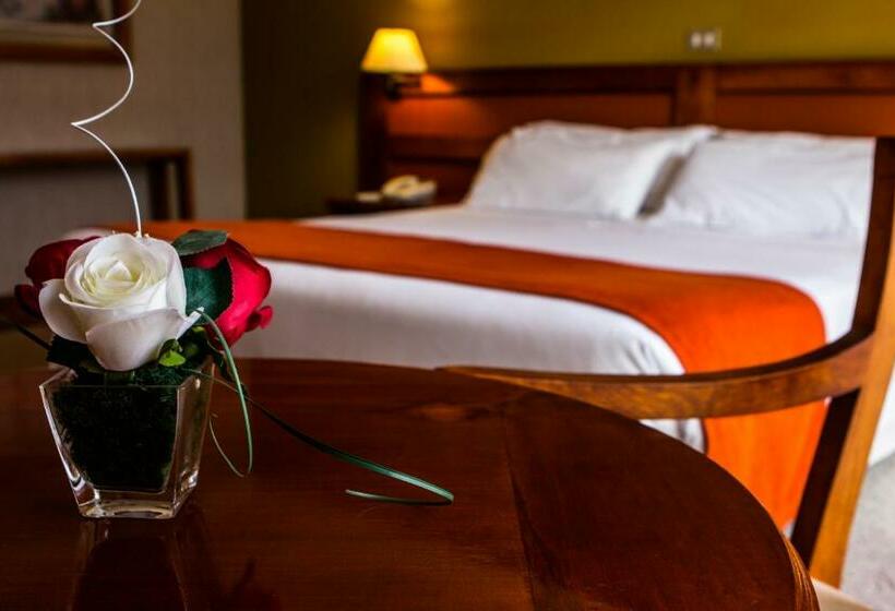 جناح مزود بجاكوزى, Almasur Punta Arenas