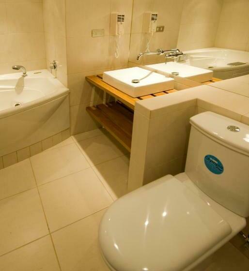 جناح مزود بجاكوزى, Almasur Punta Arenas